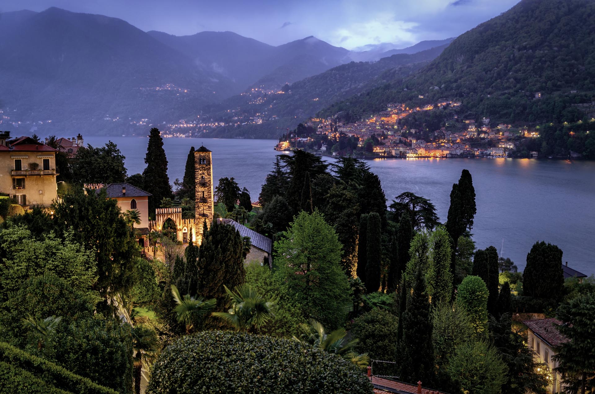 Moltrasio And Passalacqua By Night